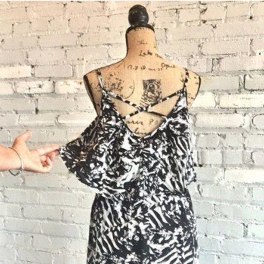 Yado summer dress LARGE NWT bust skirt cross straps - Picture 6 of 10